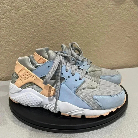 Nike Air Huarache Run (GS) Girl's Running Shoes Size 6Y Wolf Gray Pink Blue - Picture 1 of 8